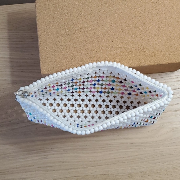 Fashionable Cosmetic Beads Case - Picture 4 of 4